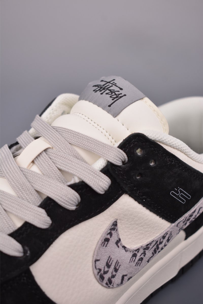 Nike SB Dunk Low 'Stussy' view