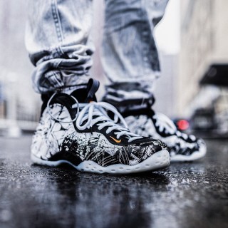 Nike Air Foamposite One view 1