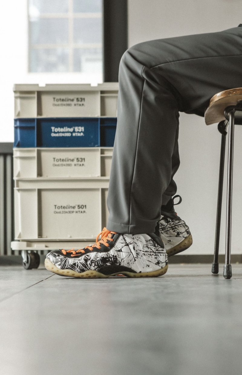 Nike Air Foamposite One view