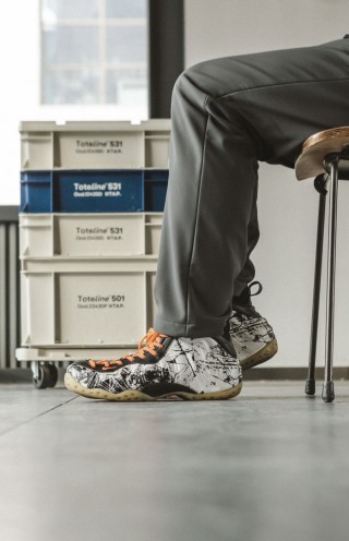 Nike Air Foamposite One view 2