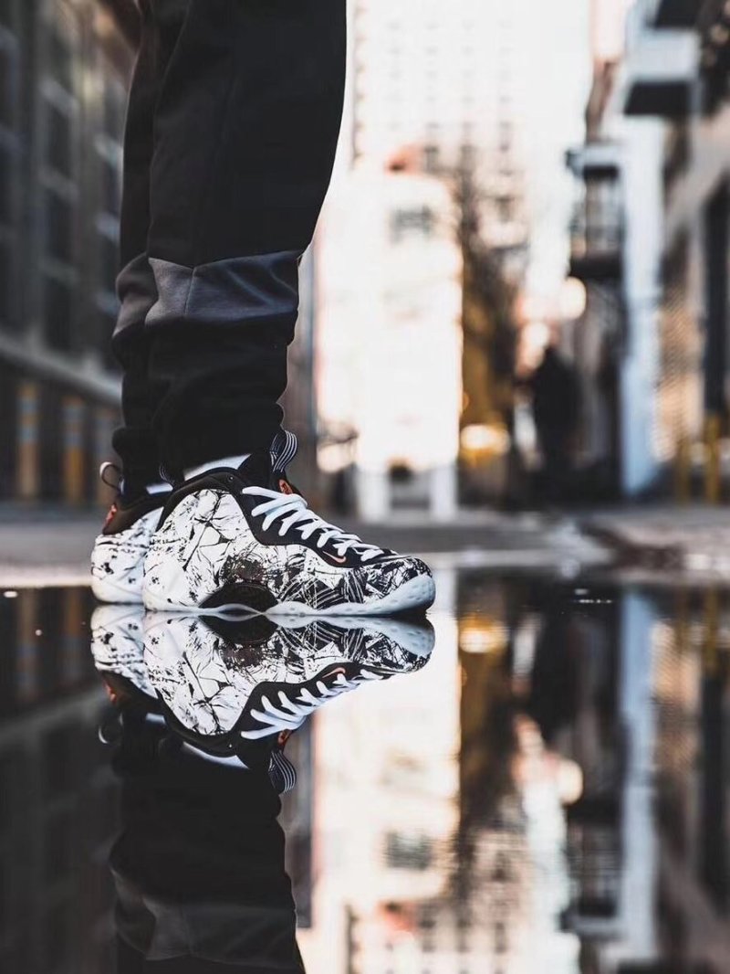 Nike Air Foamposite One view