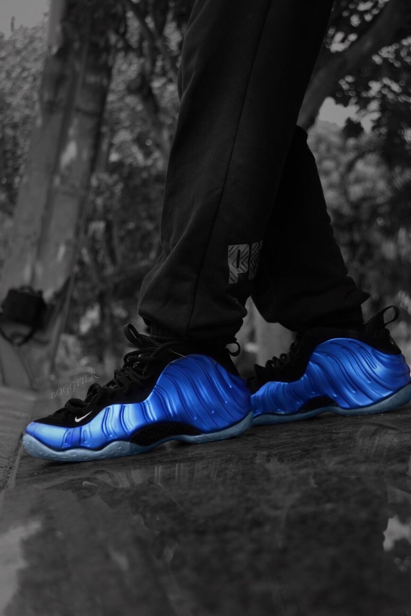 Nike Air Foamposite One view