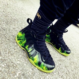 Nike Air Foamposite One view 1