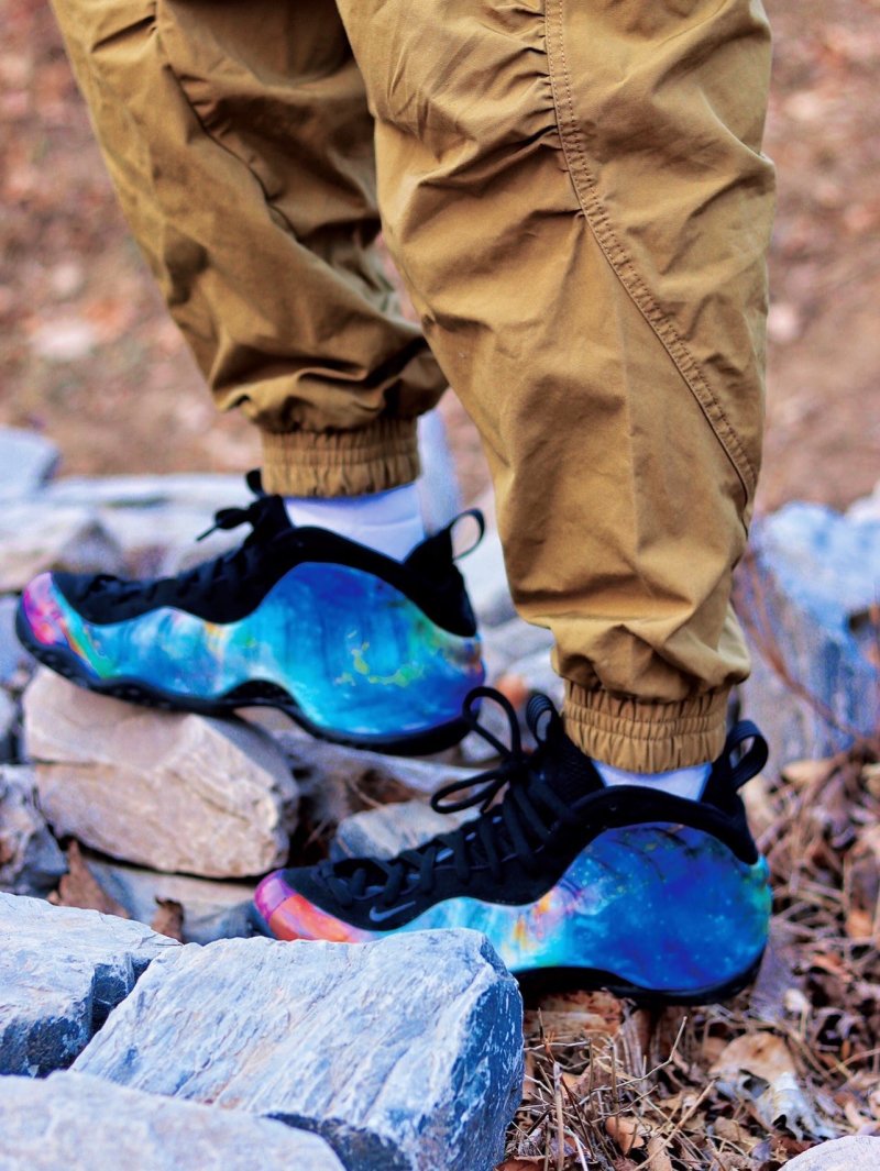 Nike Air Foamposite One view