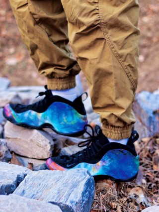 Nike Air Foamposite One view 5
