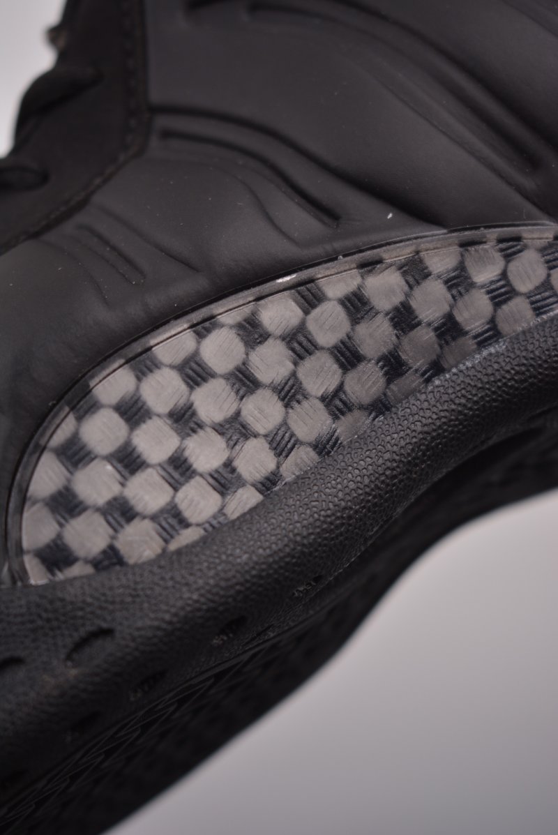 Nike Air Foamposite One view