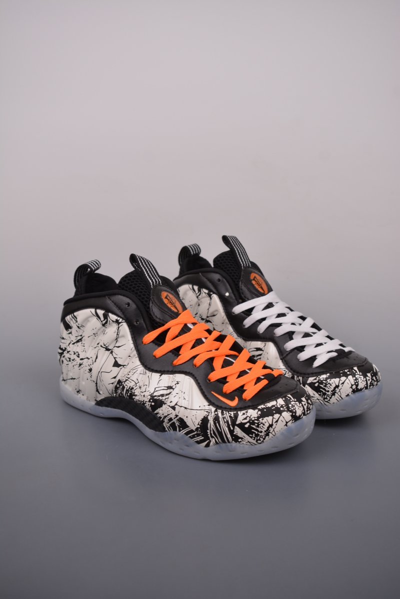 Nike Air Foamposite One view