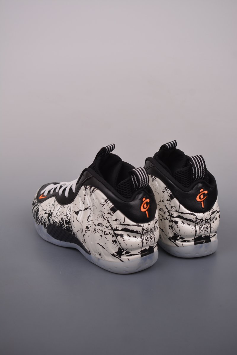 Nike Air Foamposite One view
