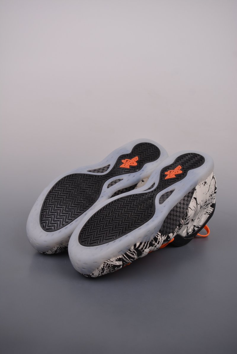 Nike Air Foamposite One view