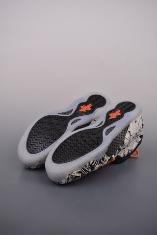 Nike Air Foamposite One view 12