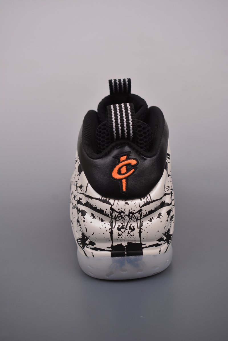 Nike Air Foamposite One view