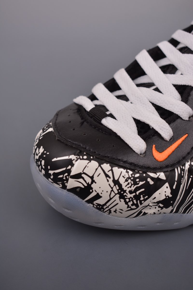 Nike Air Foamposite One view