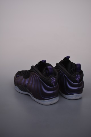 Nike Air Foamposite One view 20