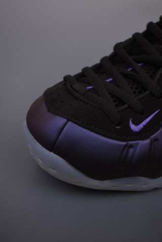 Nike Air Foamposite One view 24
