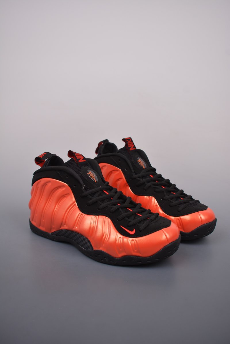 Nike Air Foamposite One view