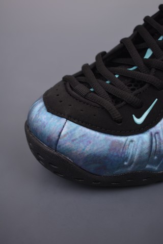 Nike Air Foamposite One view 6