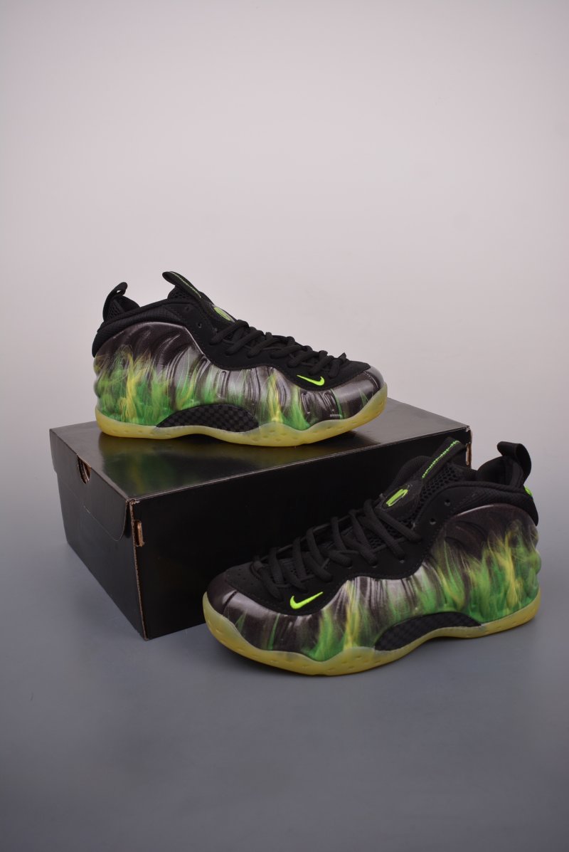 Nike Air Foamposite One view
