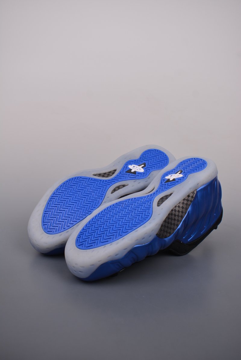 Nike Air Foamposite One view