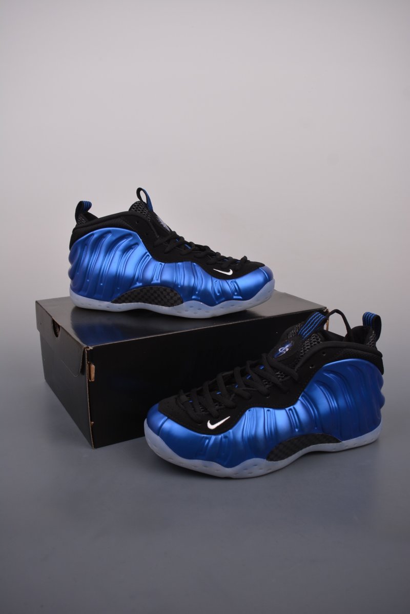 Nike Air Foamposite One view