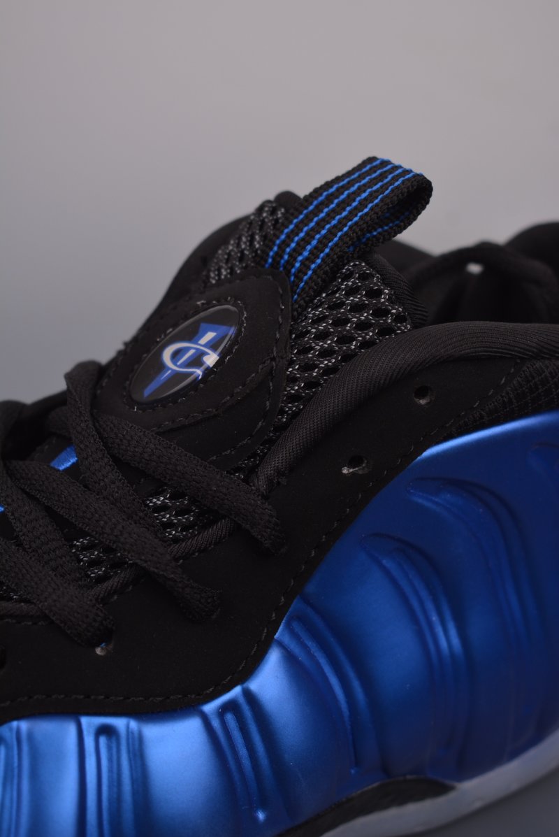 Nike Air Foamposite One view