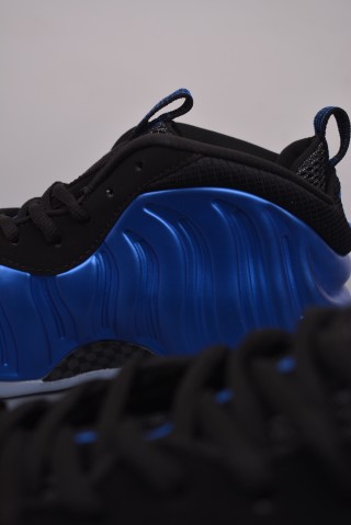 Nike Air Foamposite One view 8