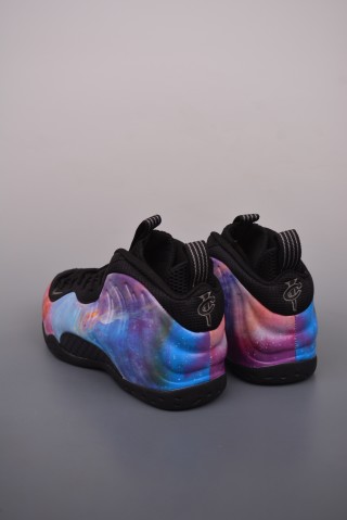 Nike Air Foamposite One view 2