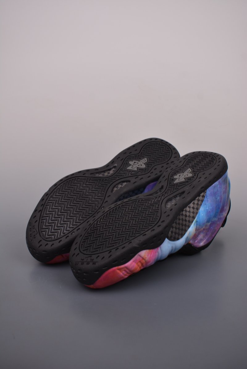 Nike Air Foamposite One view