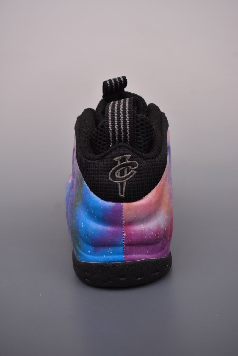 Nike Air Foamposite One view