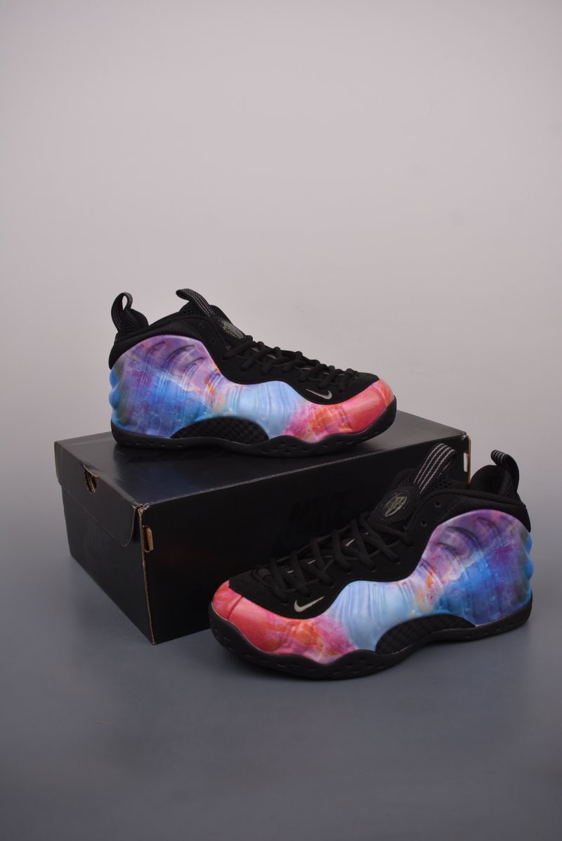 Nike Air Foamposite One view
