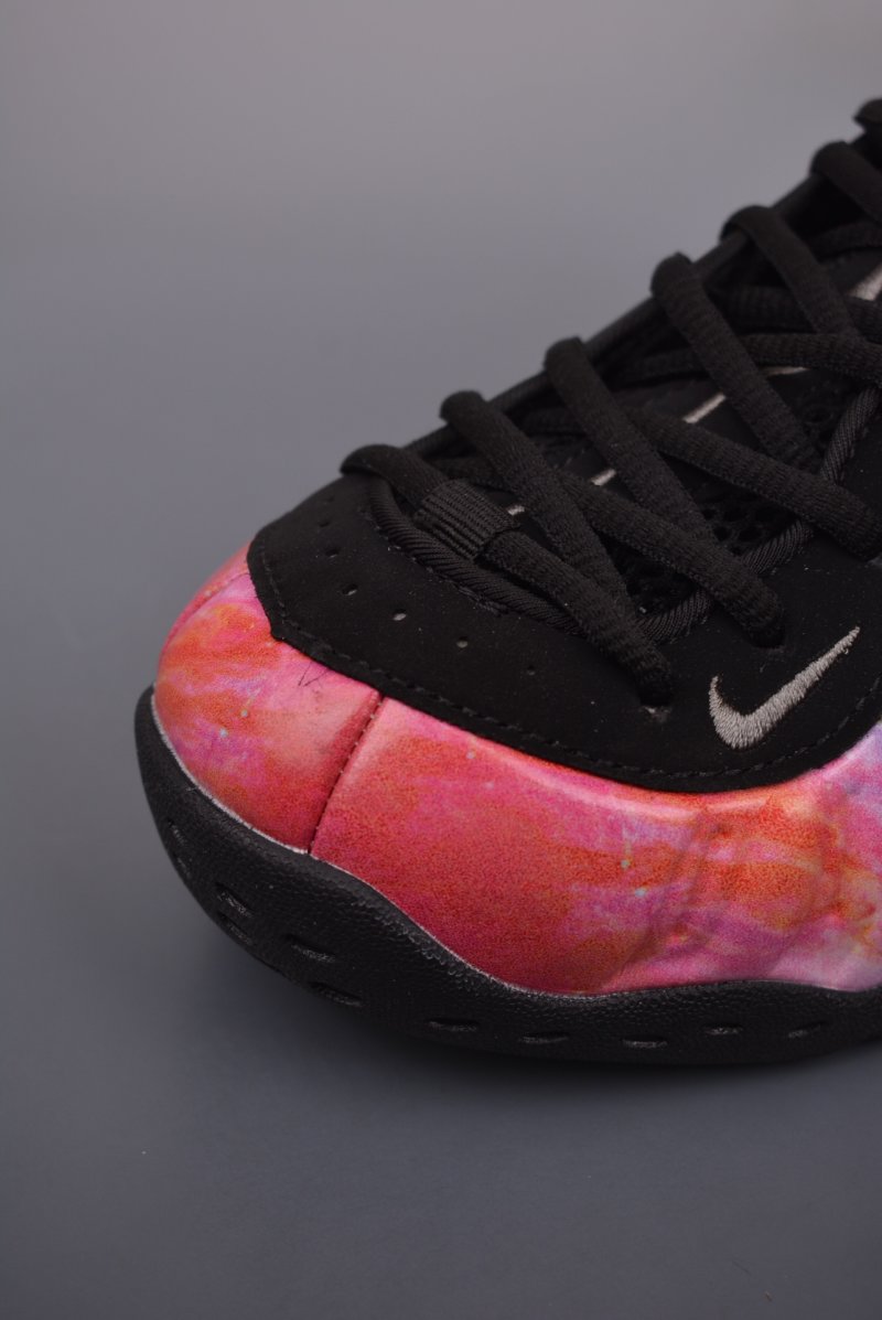 Nike Air Foamposite One view