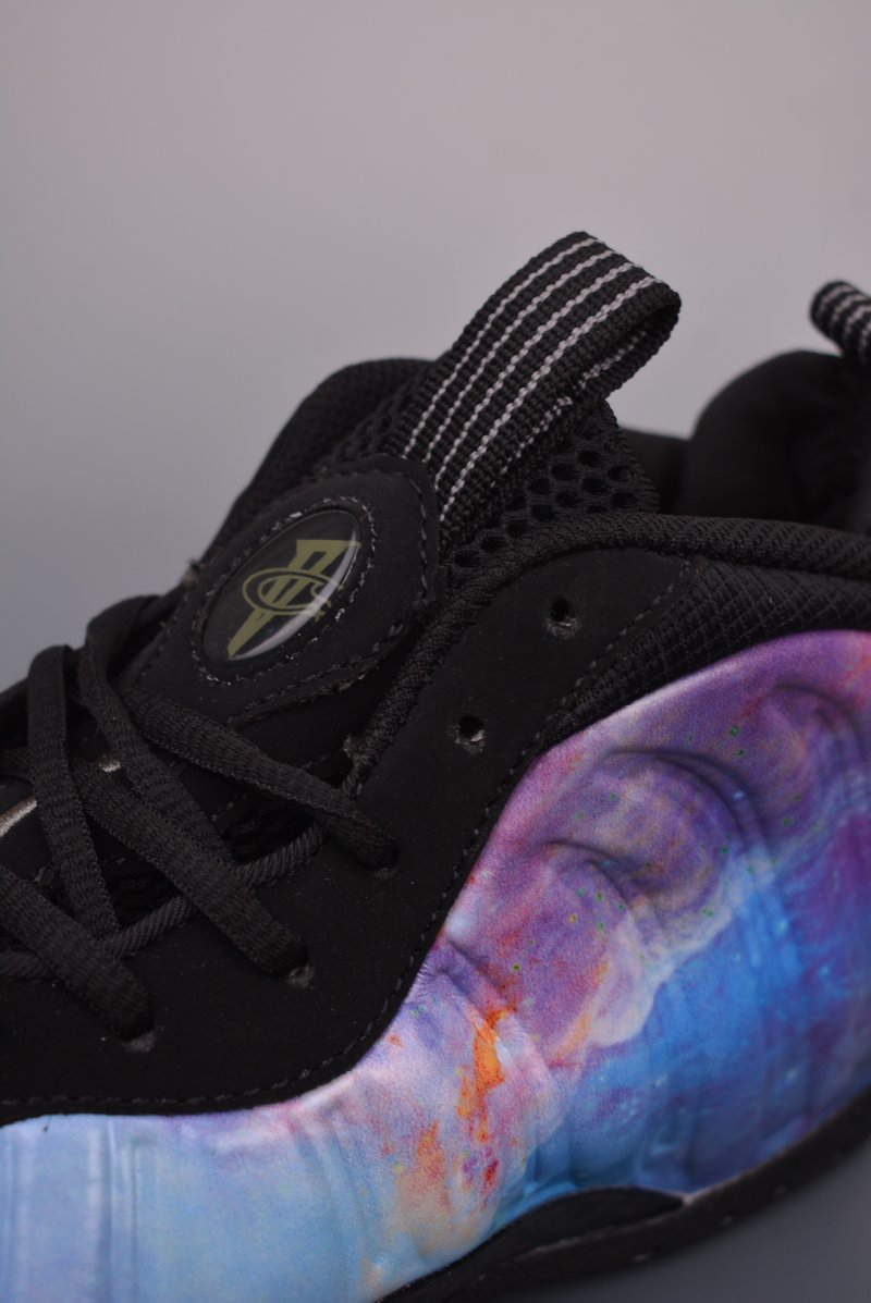Nike Air Foamposite One view