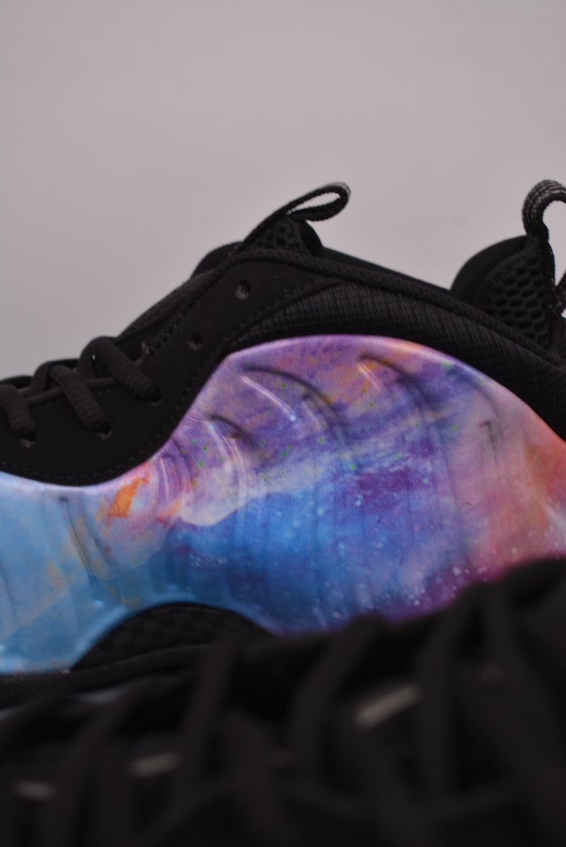 Nike Air Foamposite One view