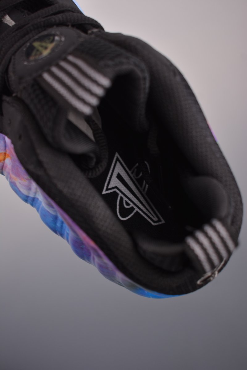 Nike Air Foamposite One view
