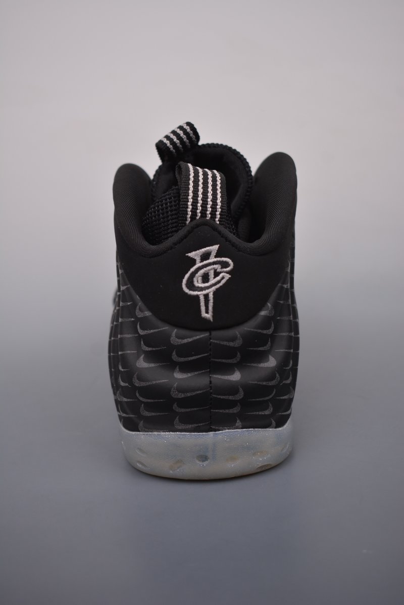 Nike Air Foamposite One view