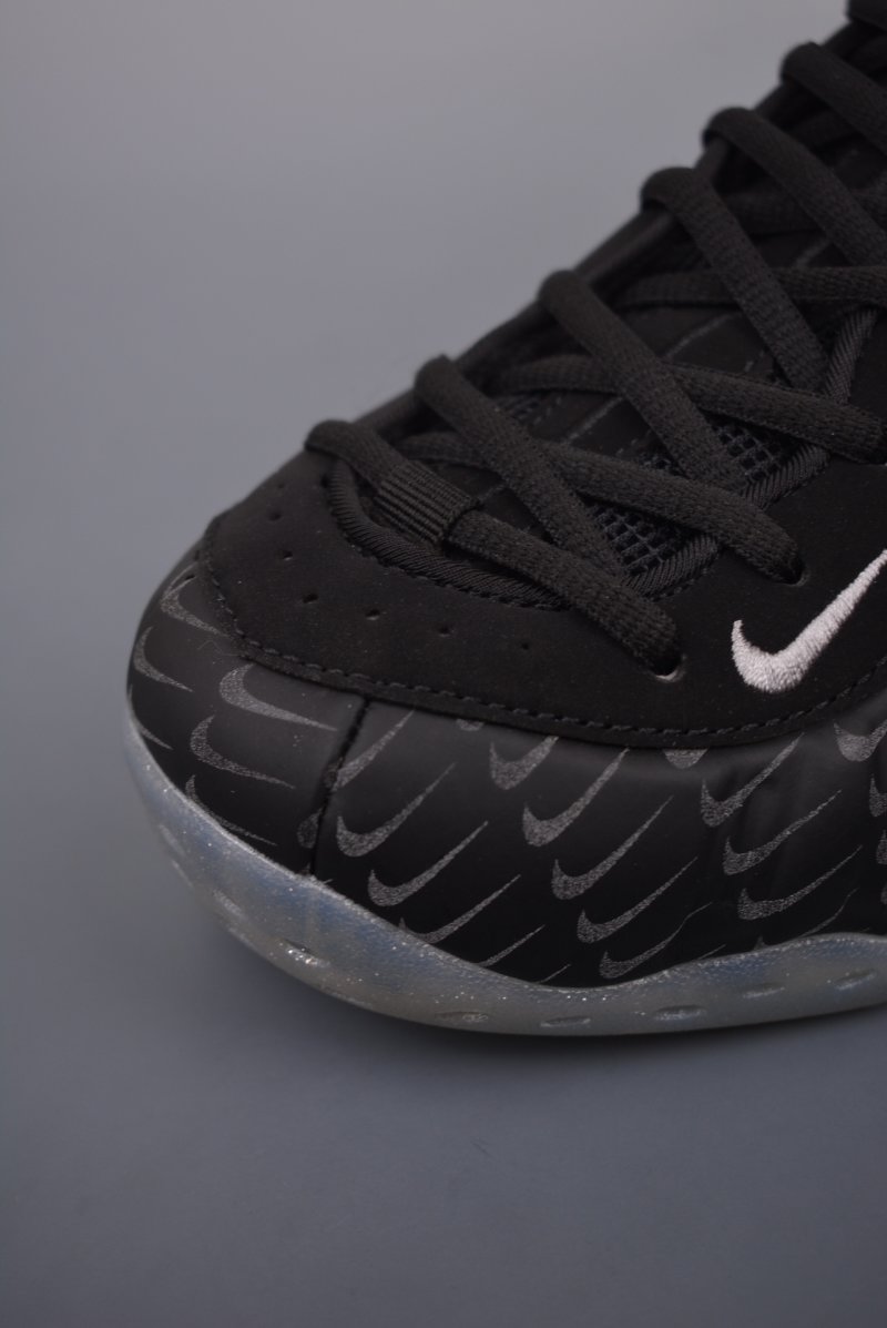 Nike Air Foamposite One view