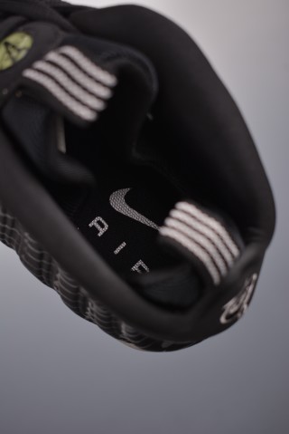 Nike Air Foamposite One view 9