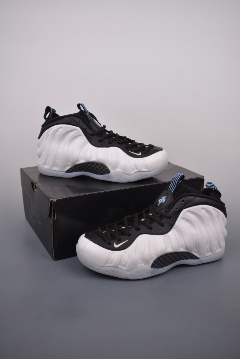 Nike Air Foamposite One view