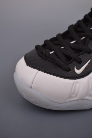 Nike Air Foamposite One view 6