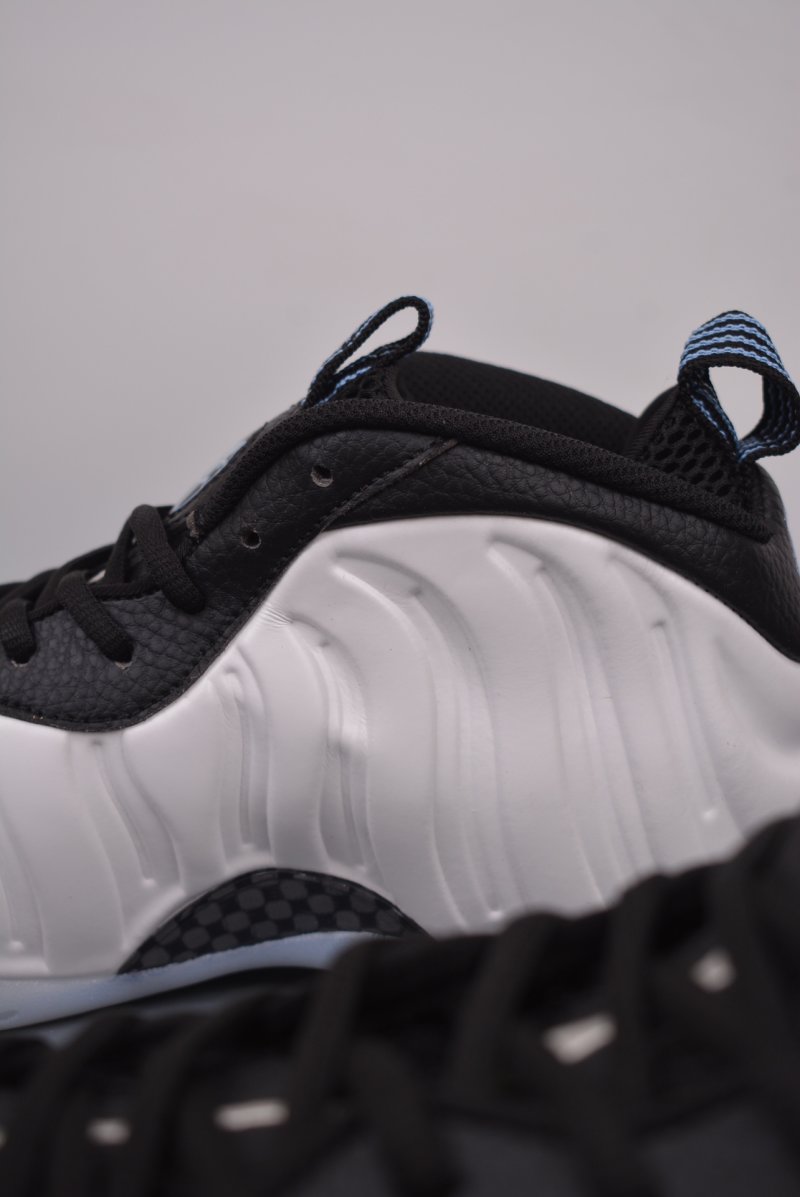 Nike Air Foamposite One view