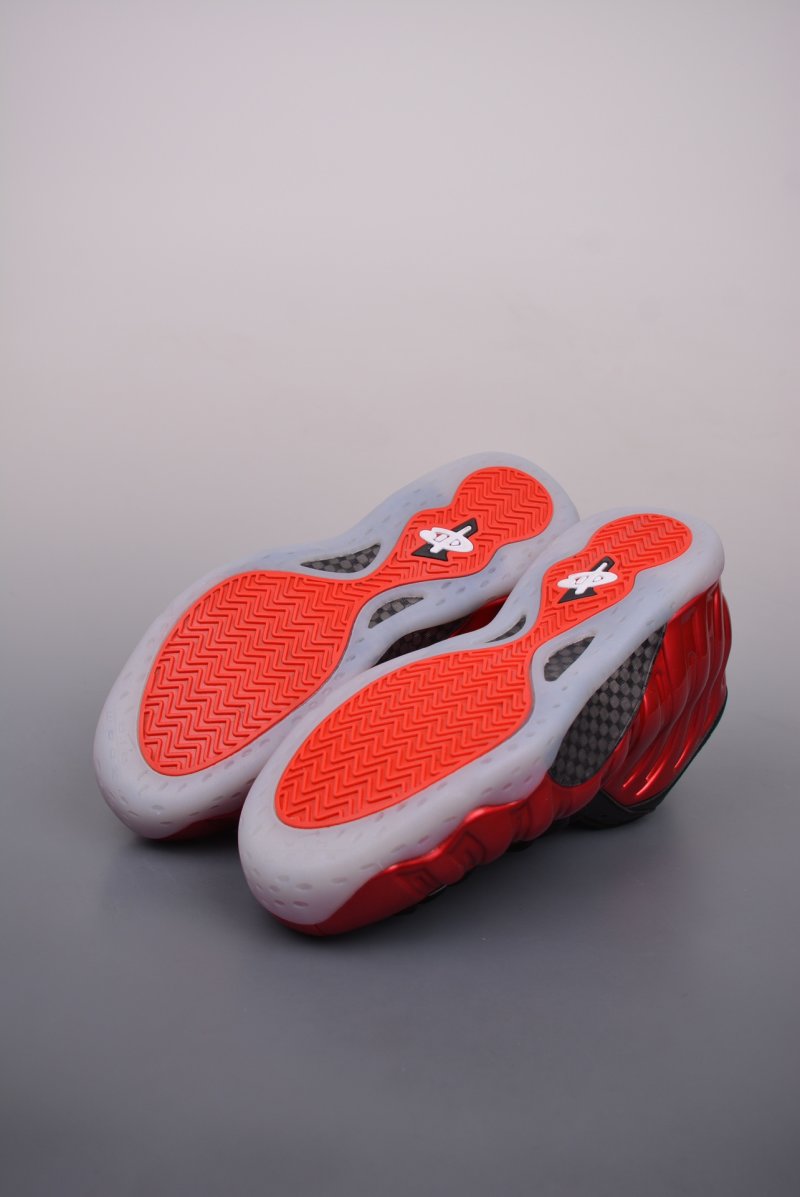 Nike Air Foamposite One view