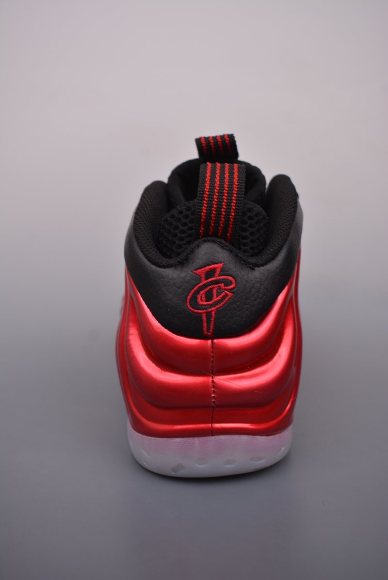 Nike Air Foamposite One view