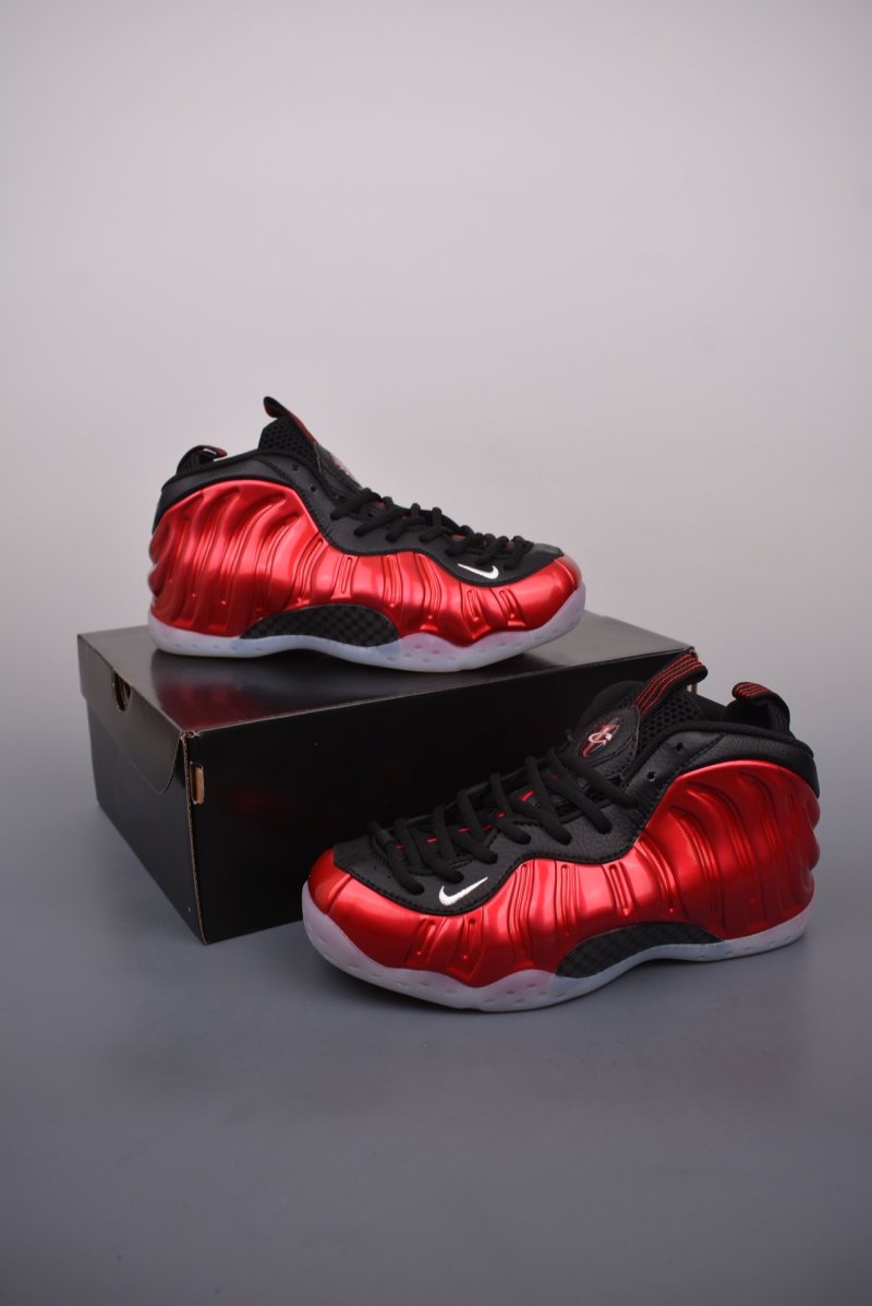 Nike Air Foamposite One view