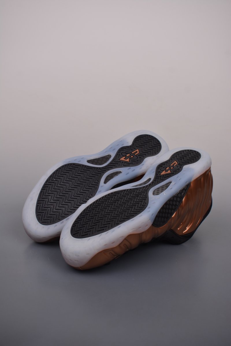 Nike Air Foamposite One view