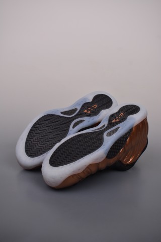 Nike Air Foamposite One view 3