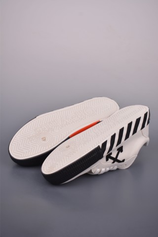 Off-White Vulcanised Low-Top view 3