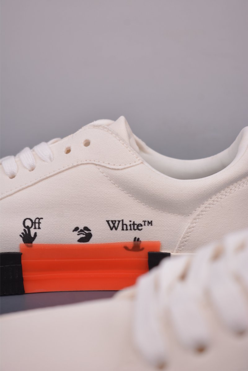 Off-White Vulcanised Low-Top view