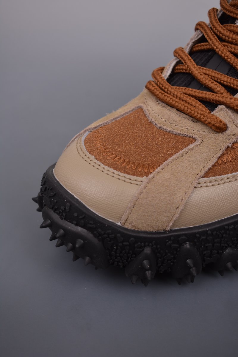 Off-White x Nike ACG Air Terra Forma view