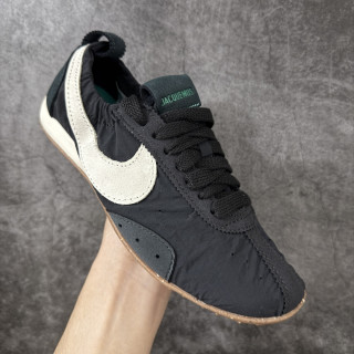 Jacquemus x Nike Jacumoon 'Black / White' view 3