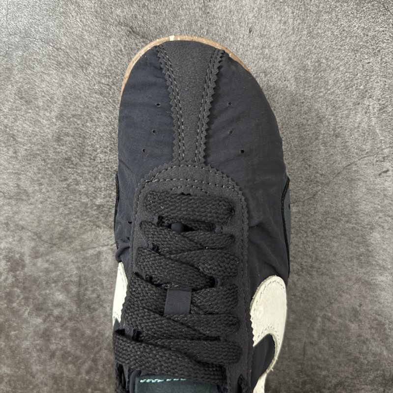 Jacquemus x Nike Jacumoon 'Black / White' view