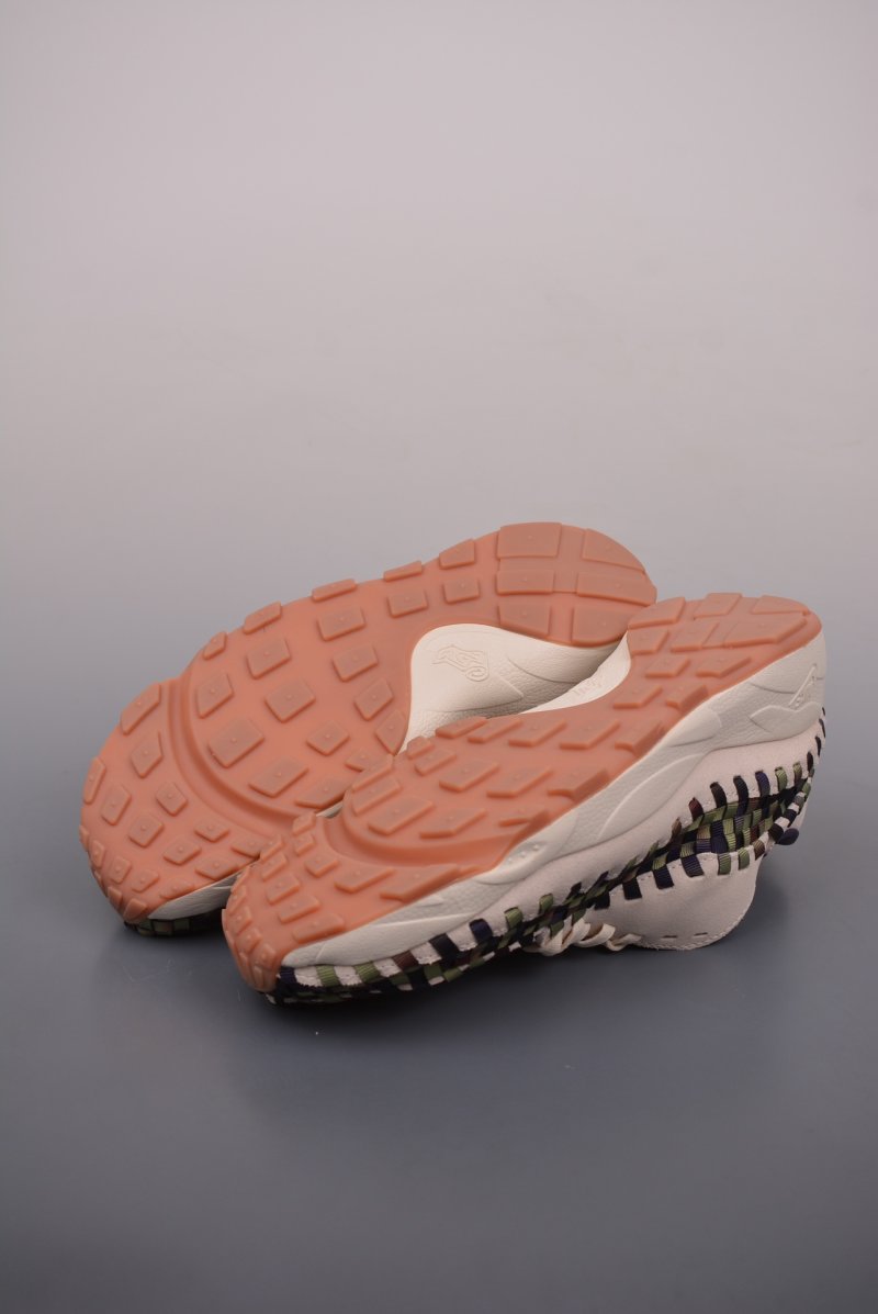Nike Air Footscape Woven view